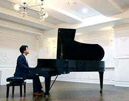 피아노 김윤곤 사진
